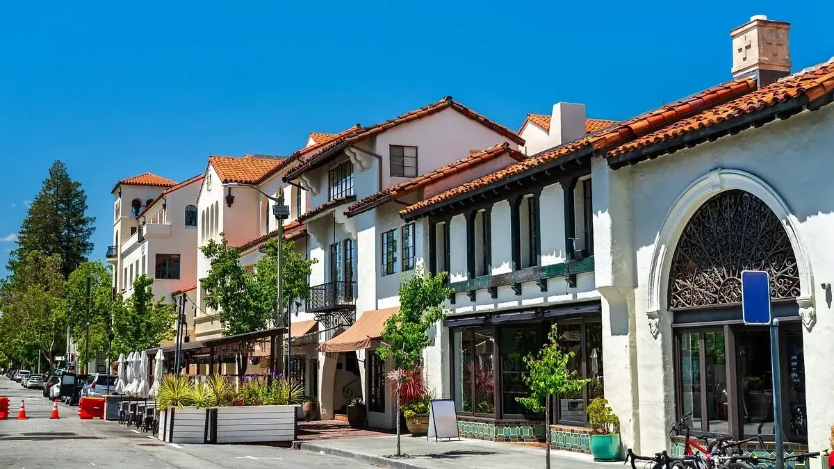 Palo Alto Roof Projects With Occupied-Space Work Limits